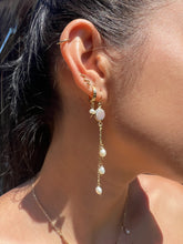 Load image into Gallery viewer, Besos Earrings
