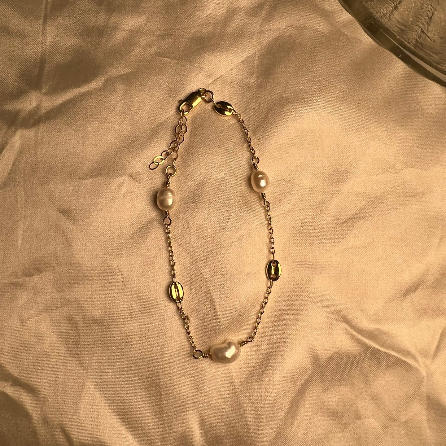Hera Pearl Bracelet